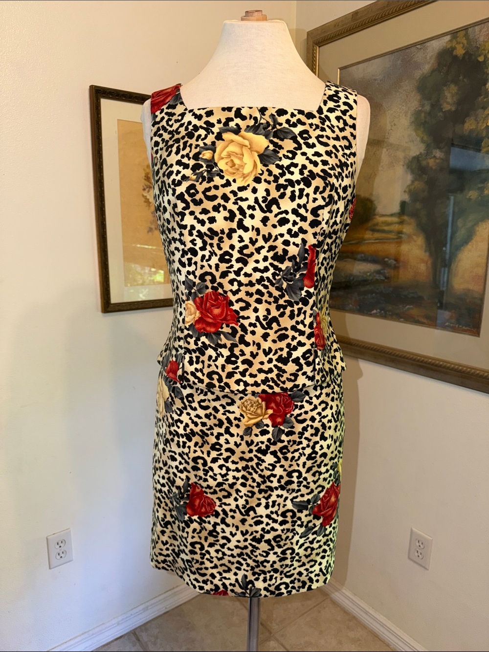 JOHN ROBERTS PETITES Leopard Print 2 Pc. Skirt Set w/Red & Yellow Flowers 10P